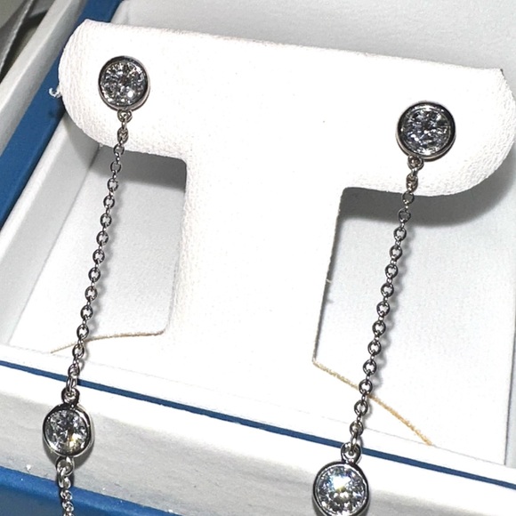 Tiffany & Co .30tcw in Platinum (PT950) Diamond by the Yard Like NEW! - Picture 8 of 16